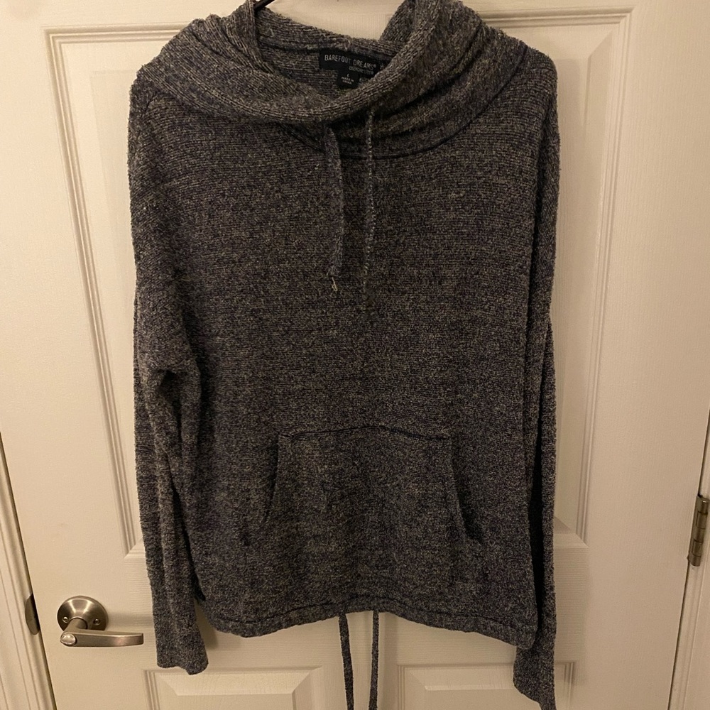 Barefoot dreams hoodie pullover